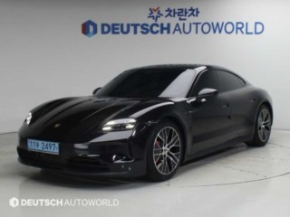 포르쉐 타이칸 중고차 매물 사진
